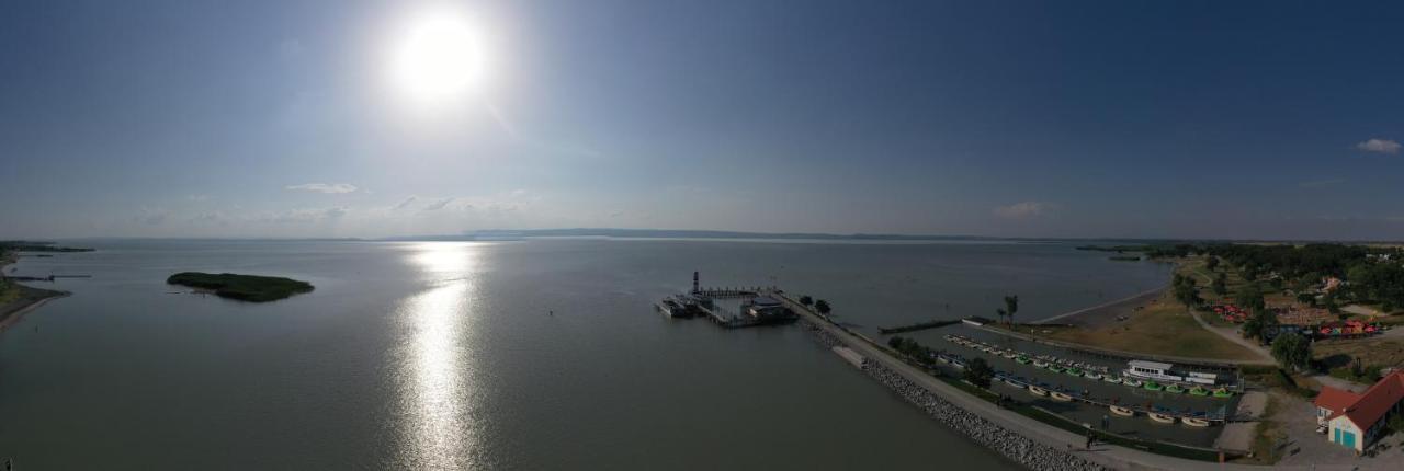 Gaestehaus Und Weinbau Zur Wiederkehr Strudler Podersdorf am See Eksteriør bilde