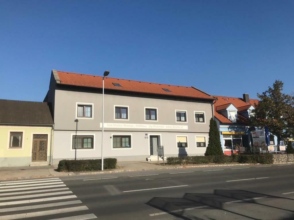 Gaestehaus Und Weinbau Zur Wiederkehr Strudler Podersdorf am See Eksteriør bilde